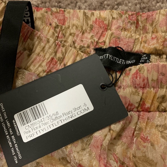 PRETTYLITTLETHING chiffon floaty short - Picture 2 of 2